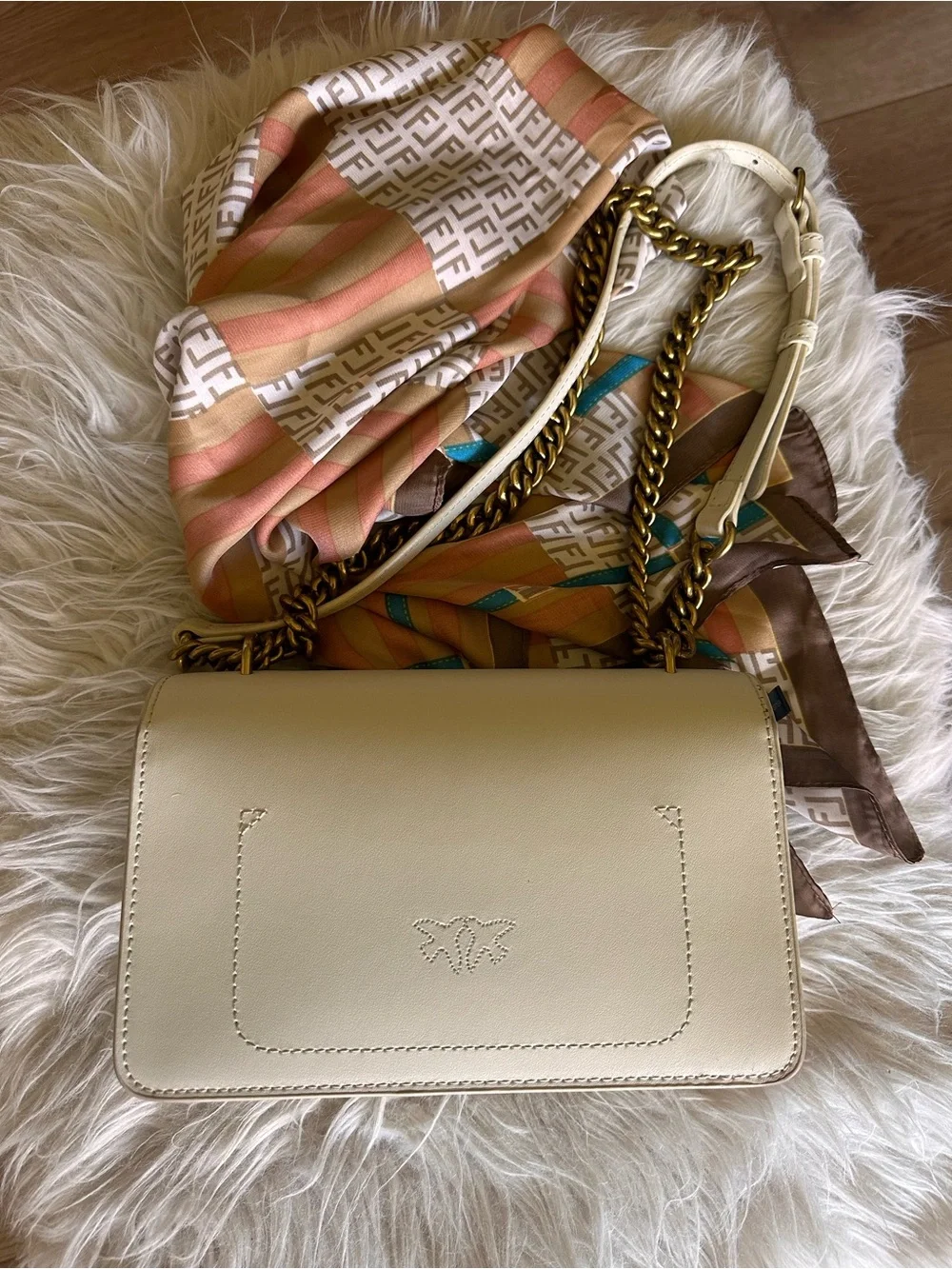 ✨Authentic Pinko Genuine Leather Crossbody in White & Gold, Stunning Condition✨